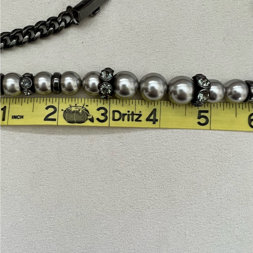Givenchy faux pearl crystal necklace - Picture 11 of 12